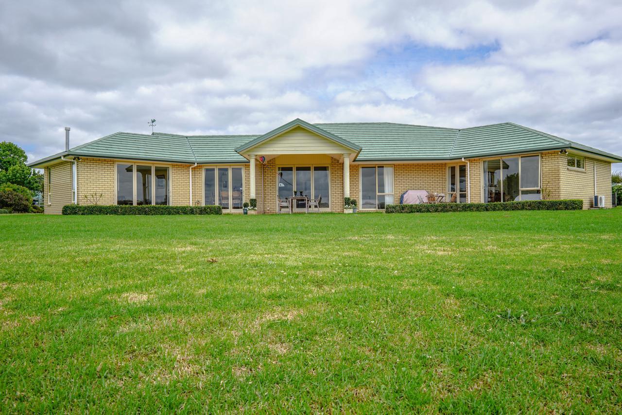 Country House B&B Waimate North ภายนอก รูปภาพ